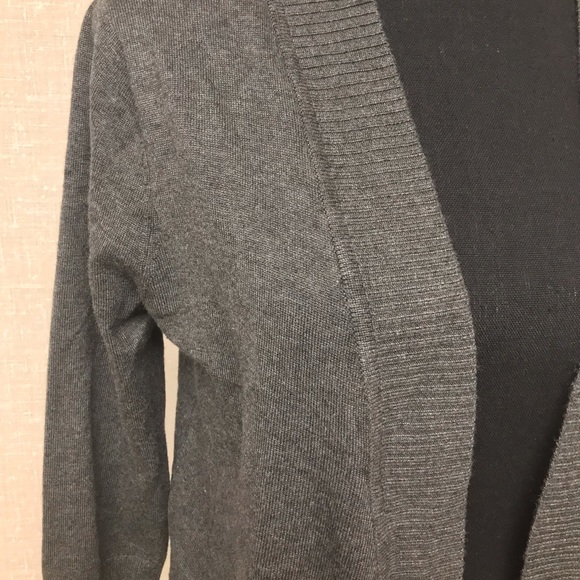 PREMISE STUDIO BRAND CARDIGAN SIZE SMALL - Picture 3 of 6